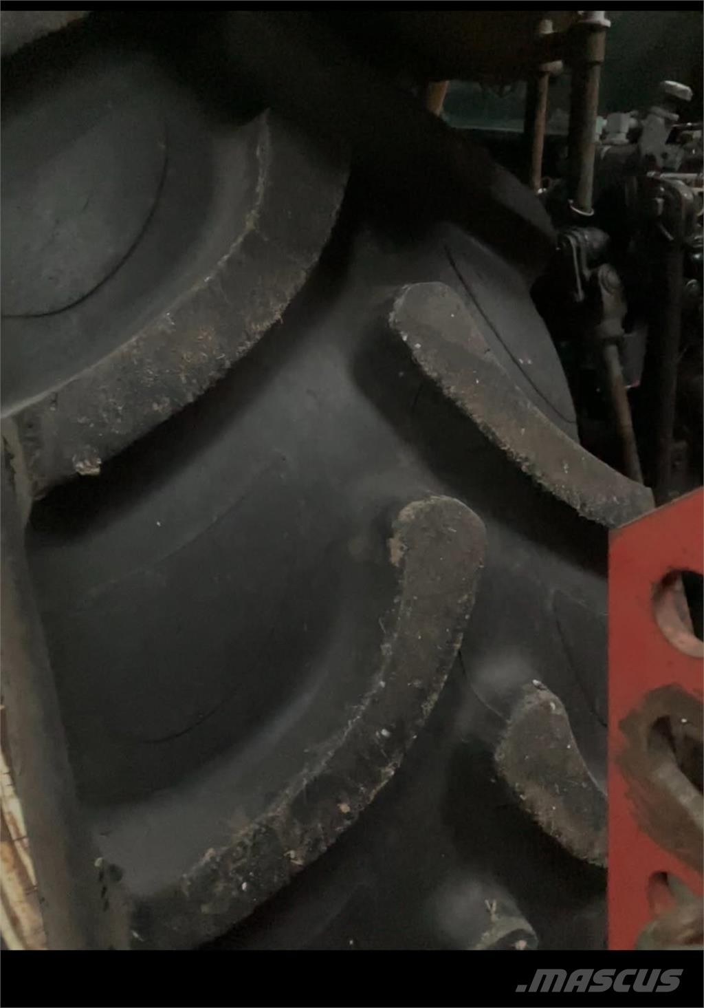 BKT 520/70R38 Pneus, roues et jantes