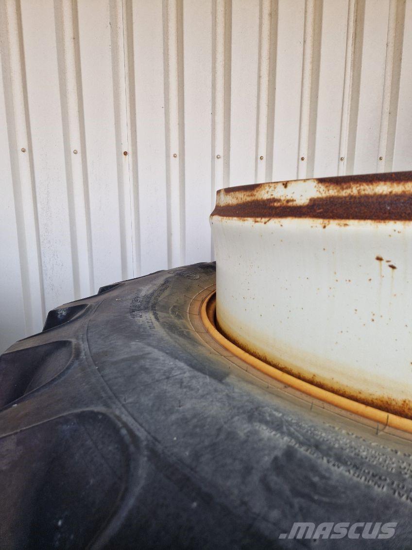 BKT 520/85R42 Pneus, roues et jantes