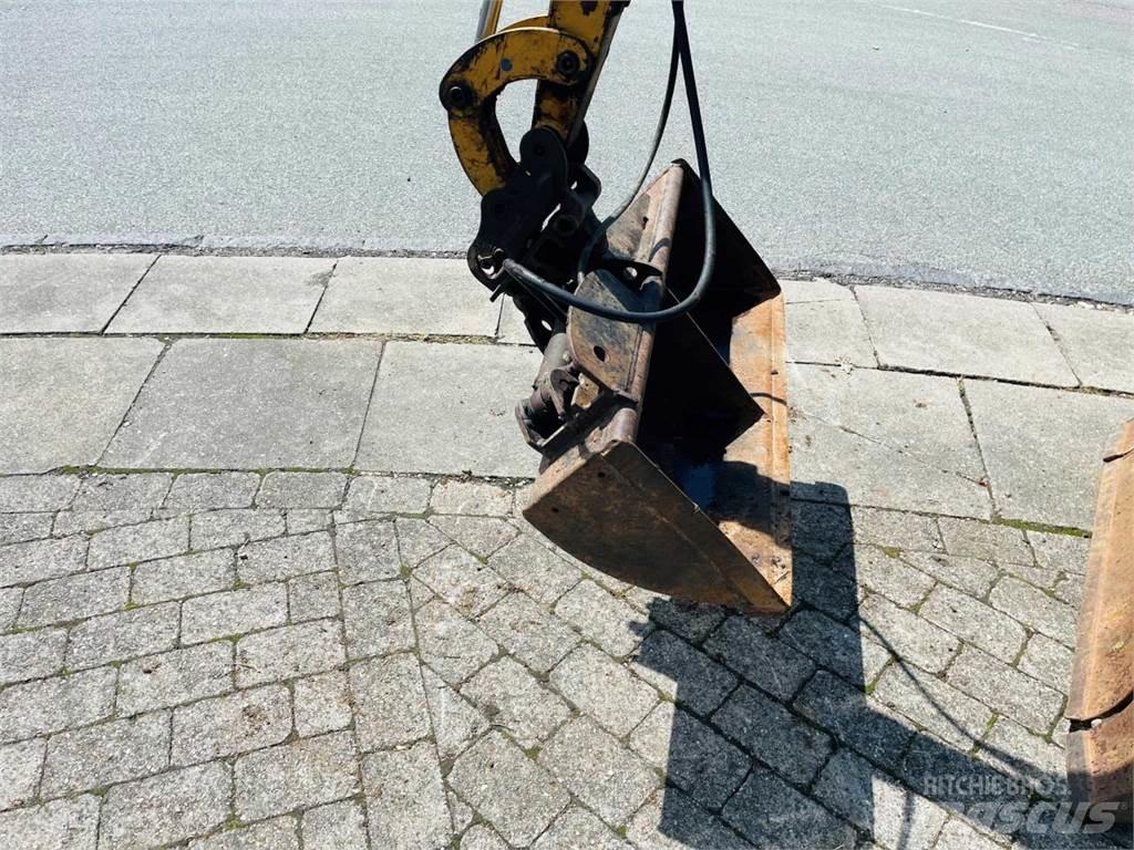 CAT 301.8C Mini pelle < 7t