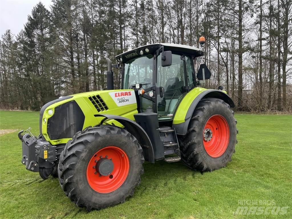 CLAAS ARION 640 Tracteur