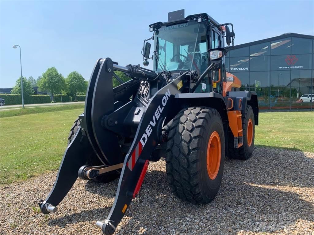 Develon DL250-7 Chargeuse sur pneus