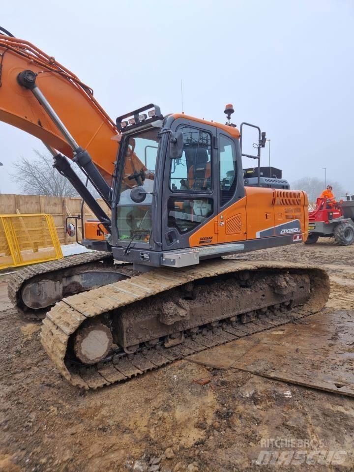 Doosan 255-5 Pelle sur chenilles