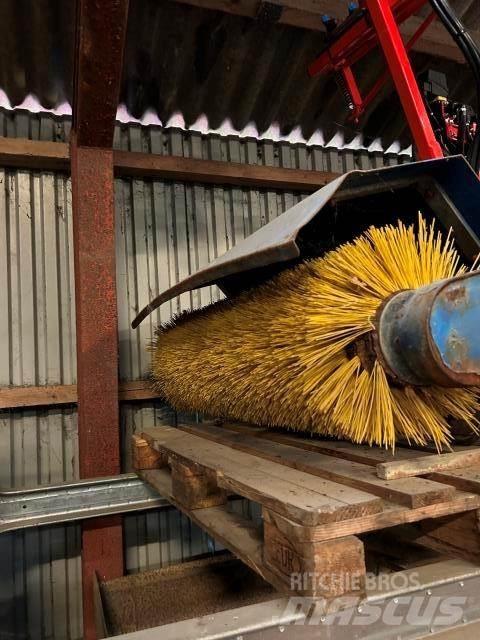 GMR FM 1200 KOST Balayeuse / Autolaveuse