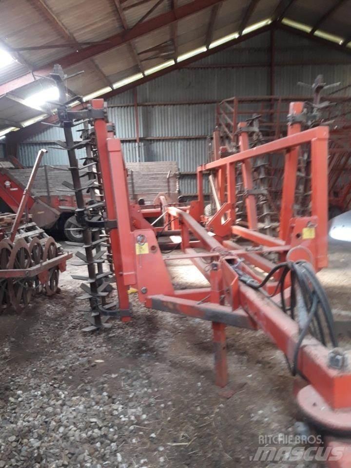 Hankmo 4600 Herse rotative, rotavator