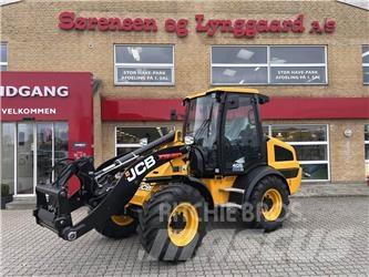 JCB 409 AGRI Chargeuse sur pneus