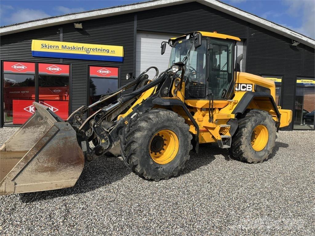 JCB 427 HT Chargeuse sur pneus