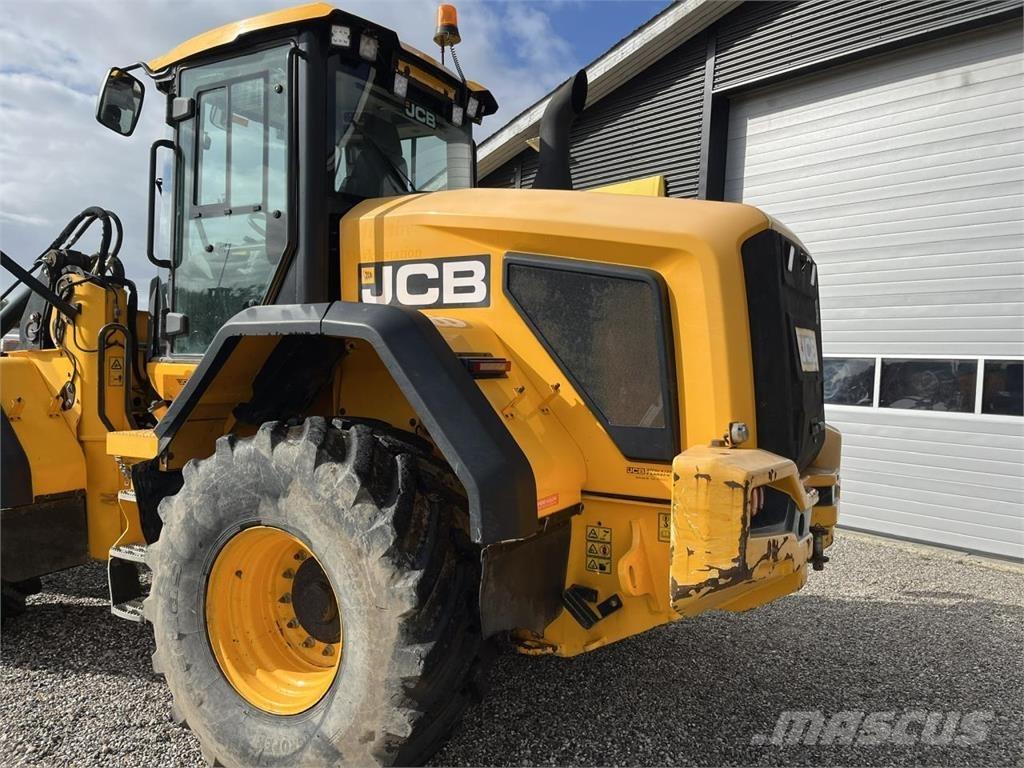 JCB 427 HT Chargeuse sur pneus