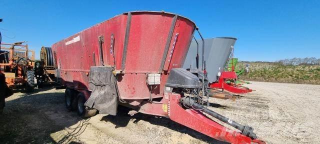 JF VM 29-3 Remorques autochargeuse