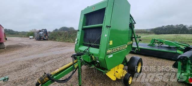 John Deere 590 Presse à balle ronde