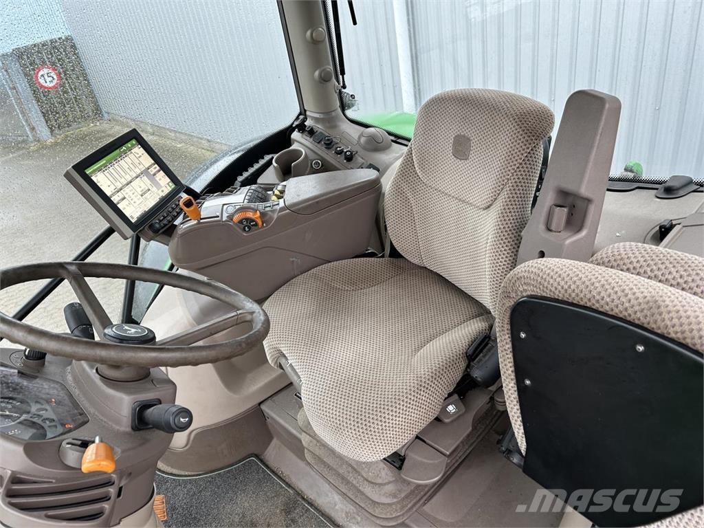 John Deere 6215R Tracteur