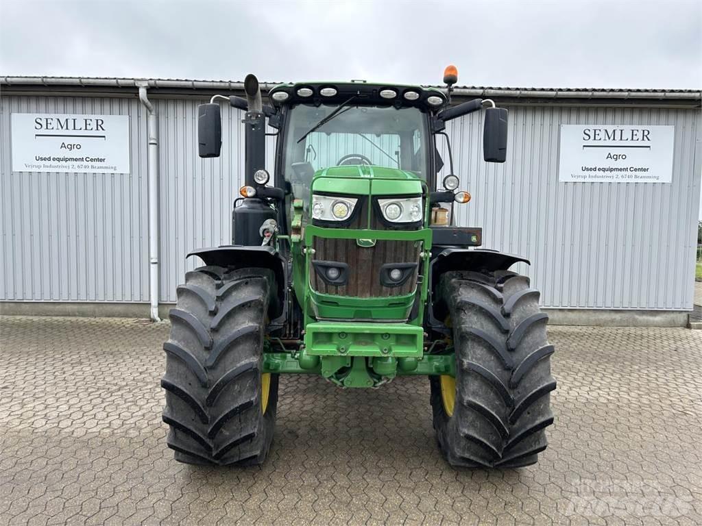 John Deere 6215R Tracteur