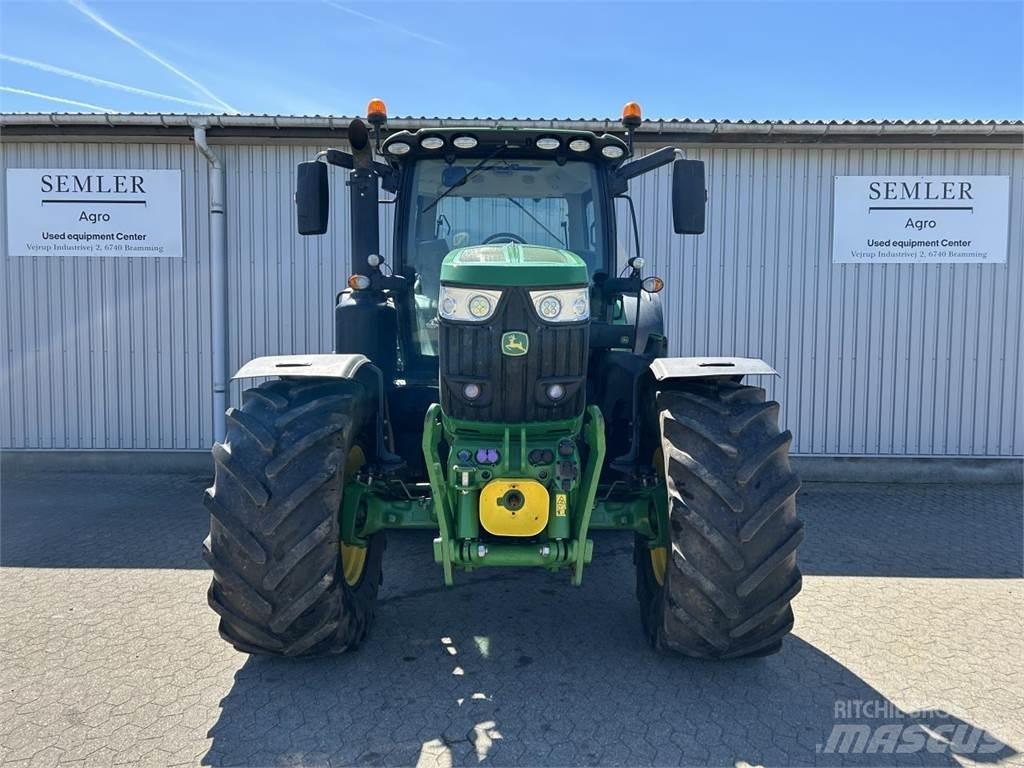 John Deere 6215R Tracteur