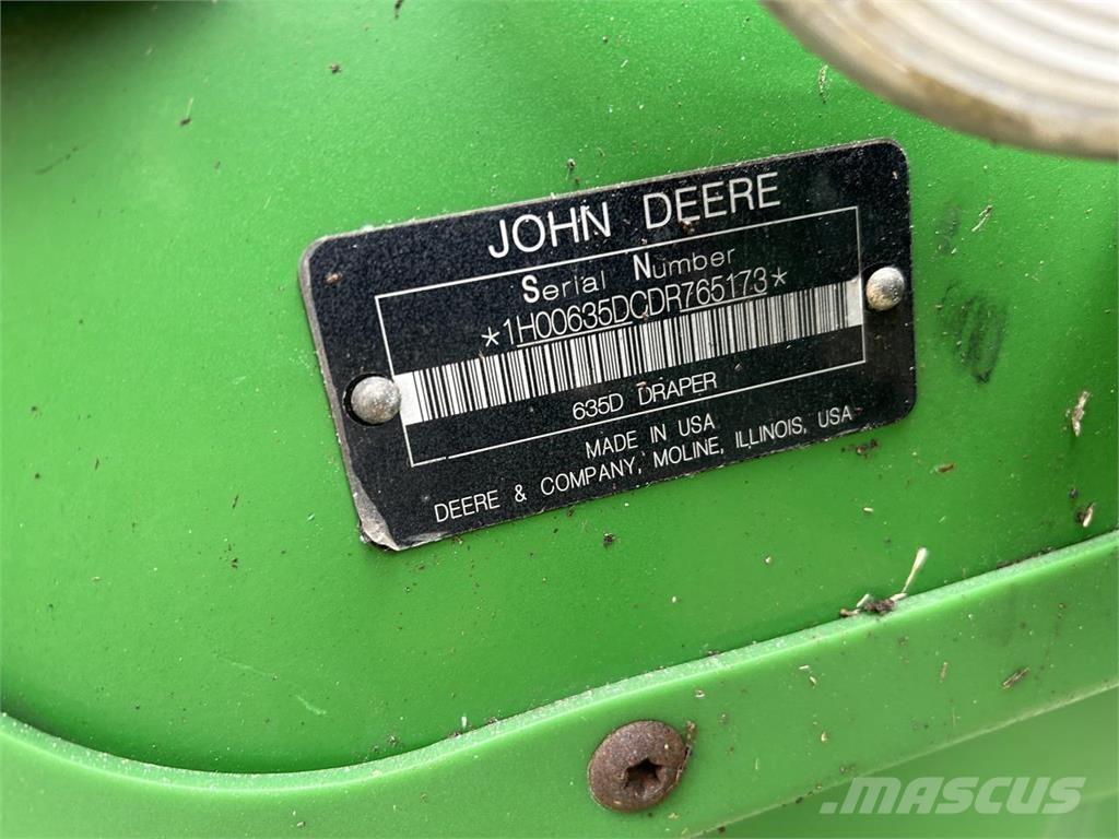 John Deere 635D Barre de coupe pour moissonneuse batteuse