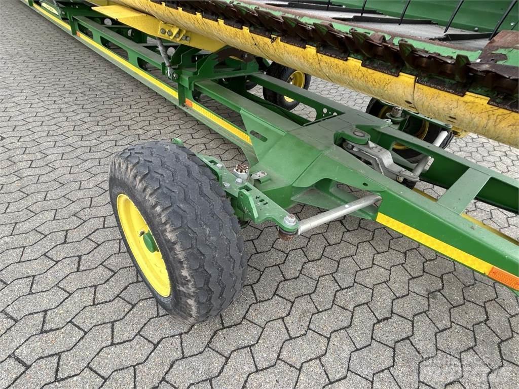 John Deere 640D Barre de coupe pour moissonneuse batteuse