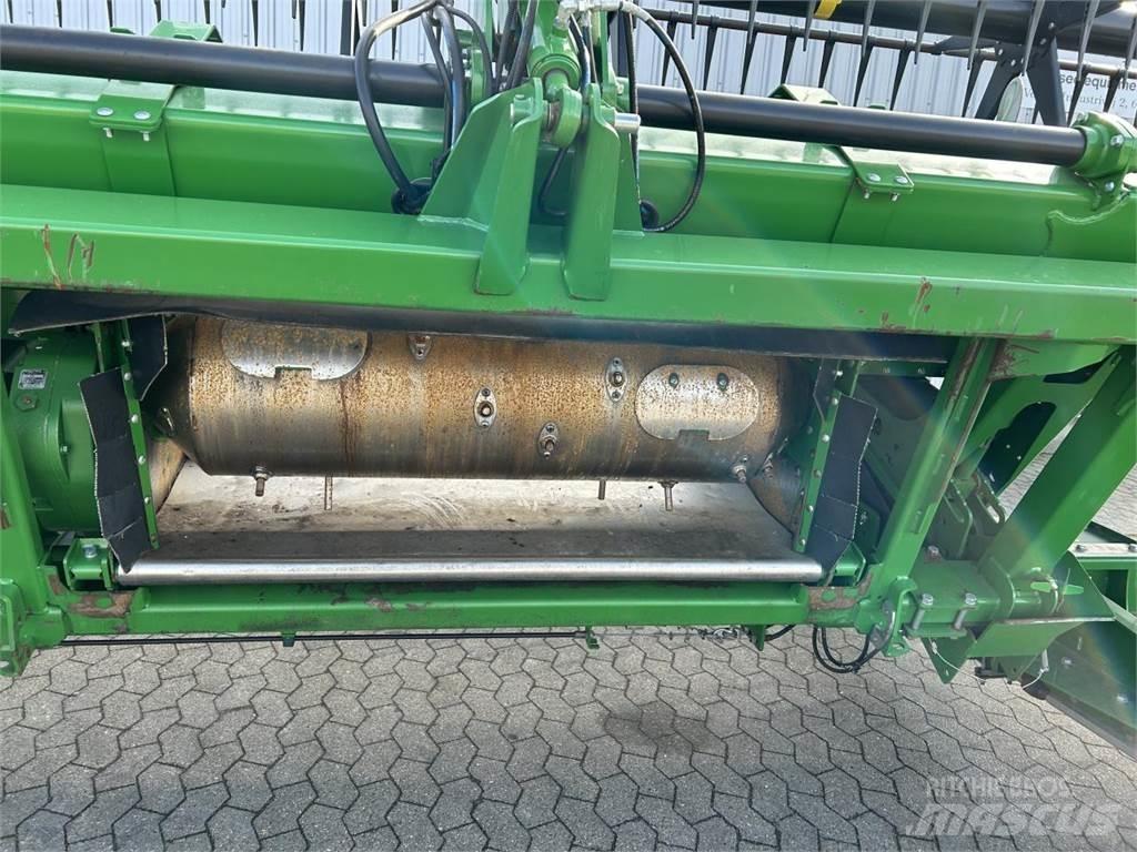 John Deere 740D Barre de coupe pour moissonneuse batteuse