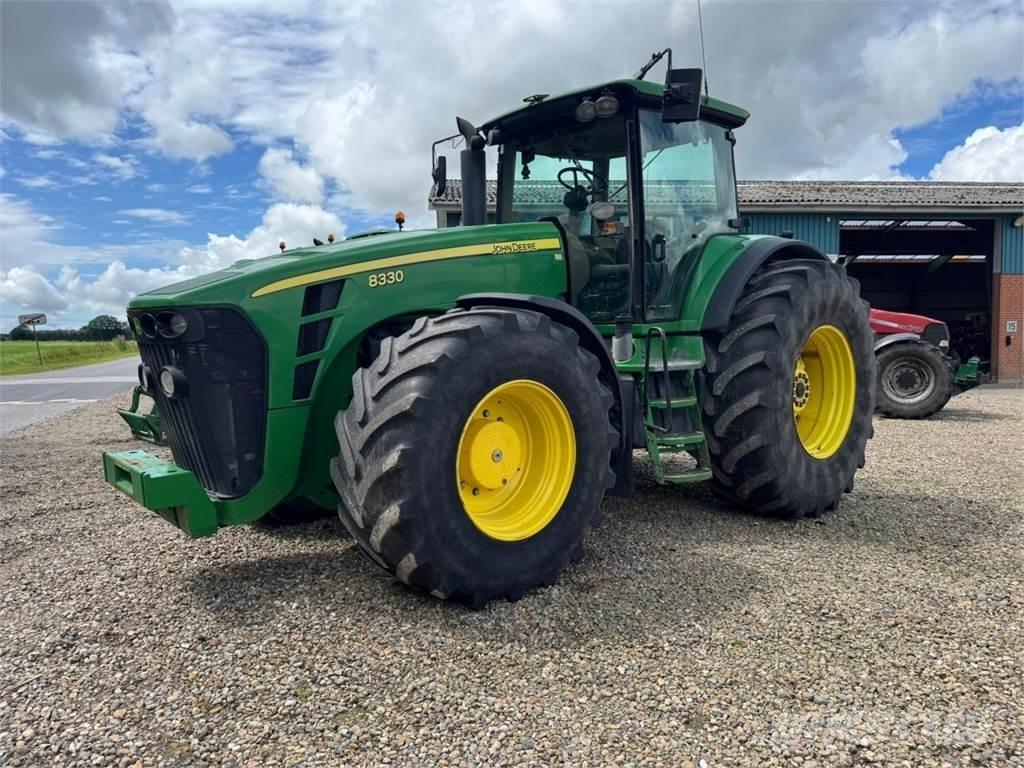 John Deere 8330 Tracteur