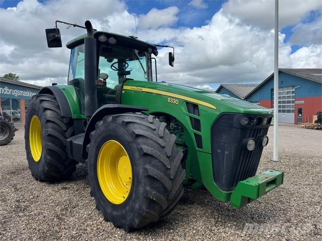 John Deere 8330 Tracteur