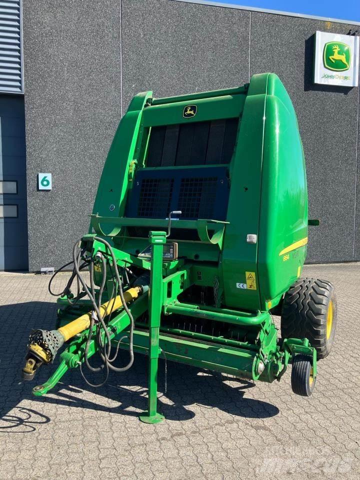 John Deere 864 Presse à balle ronde