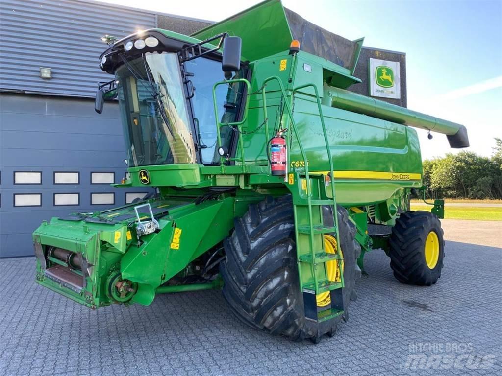 John Deere C670 Moissonneuse batteuse