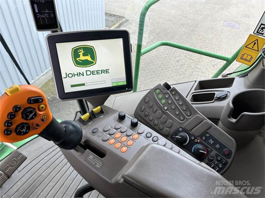 John Deere S690 Moissonneuse batteuse