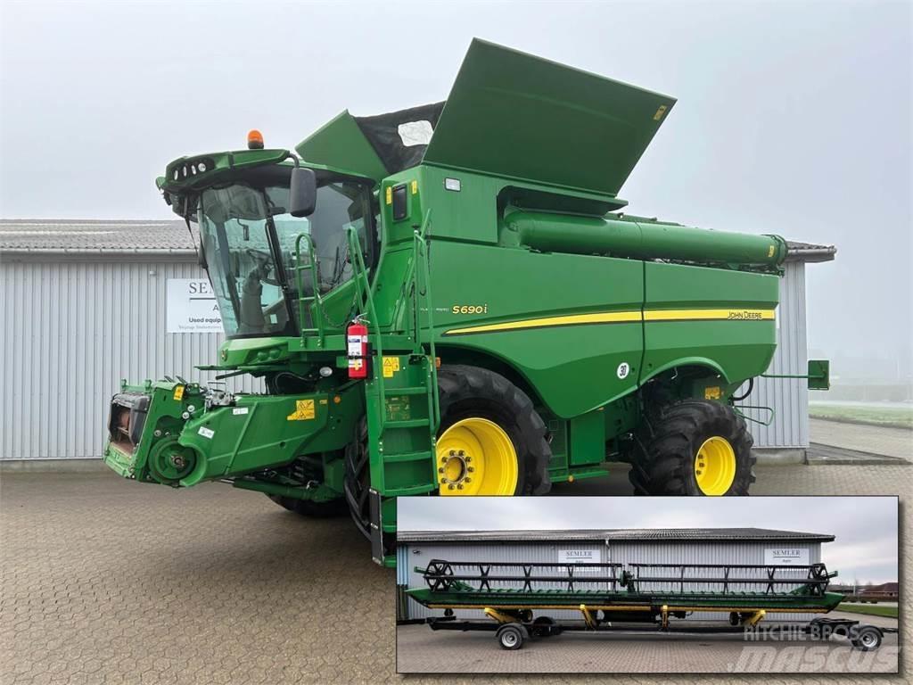 John Deere S690 Moissonneuse batteuse