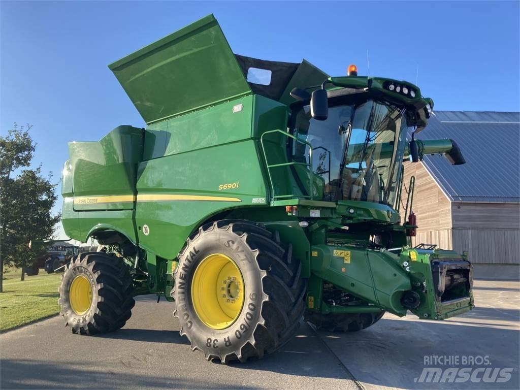 John Deere S690I Moissonneuse batteuse
