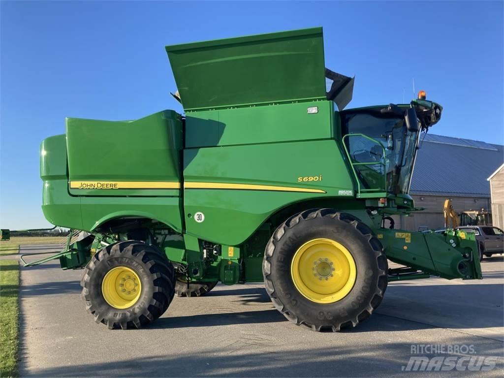 John Deere S690I Moissonneuse batteuse