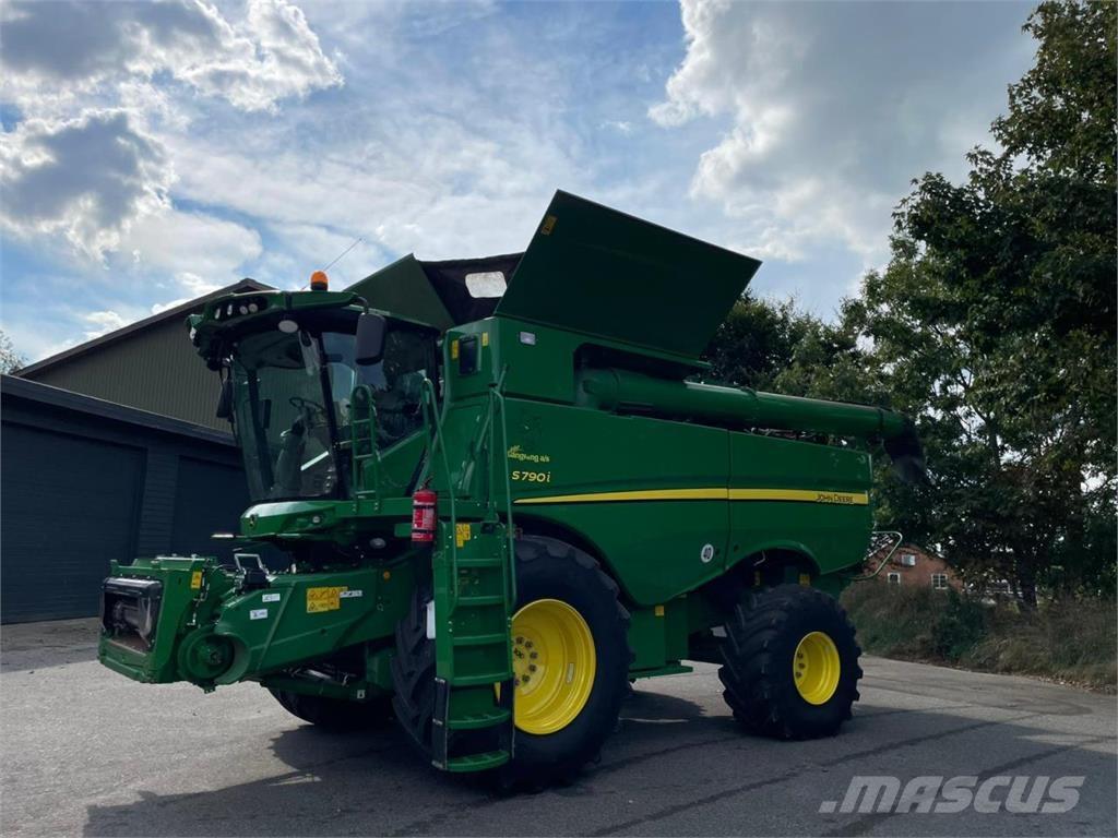 John Deere S790 Moissonneuse batteuse