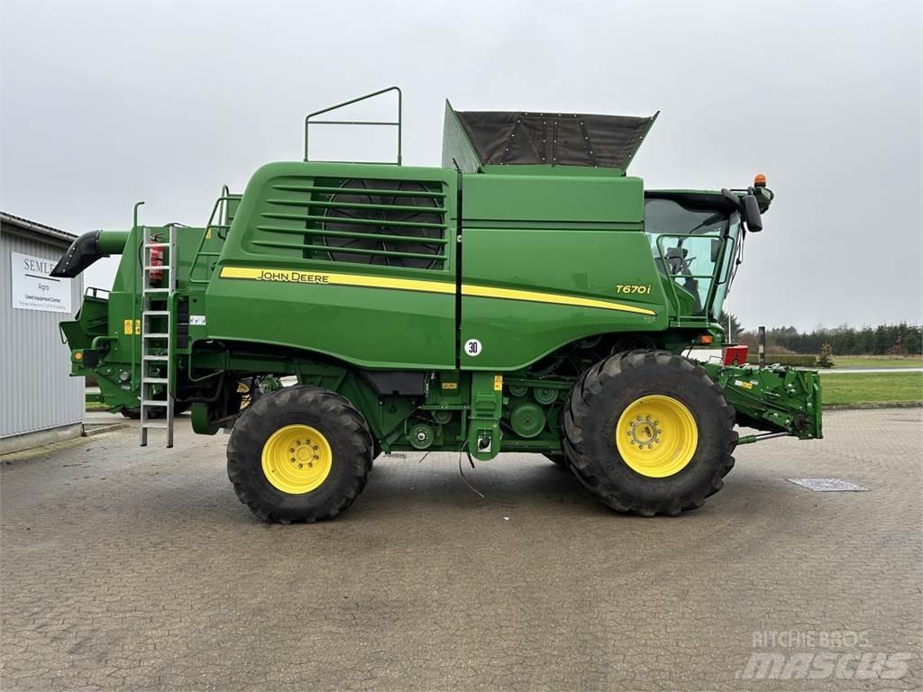 John Deere T670 Moissonneuse batteuse