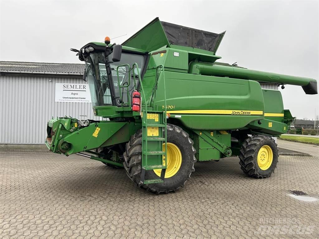 John Deere T670 Moissonneuse batteuse