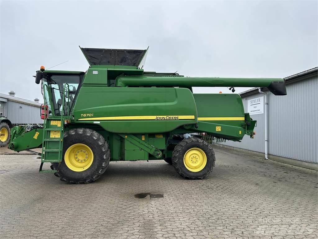 John Deere T670 Moissonneuse batteuse