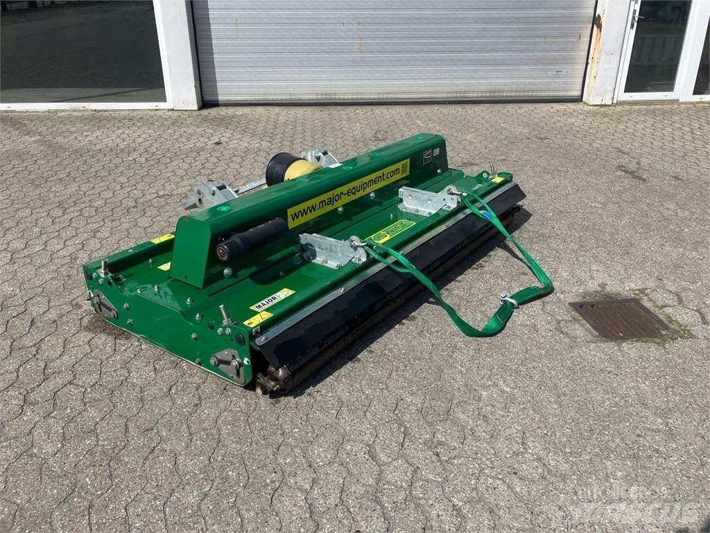 Major MJ71 240 Faucheuse