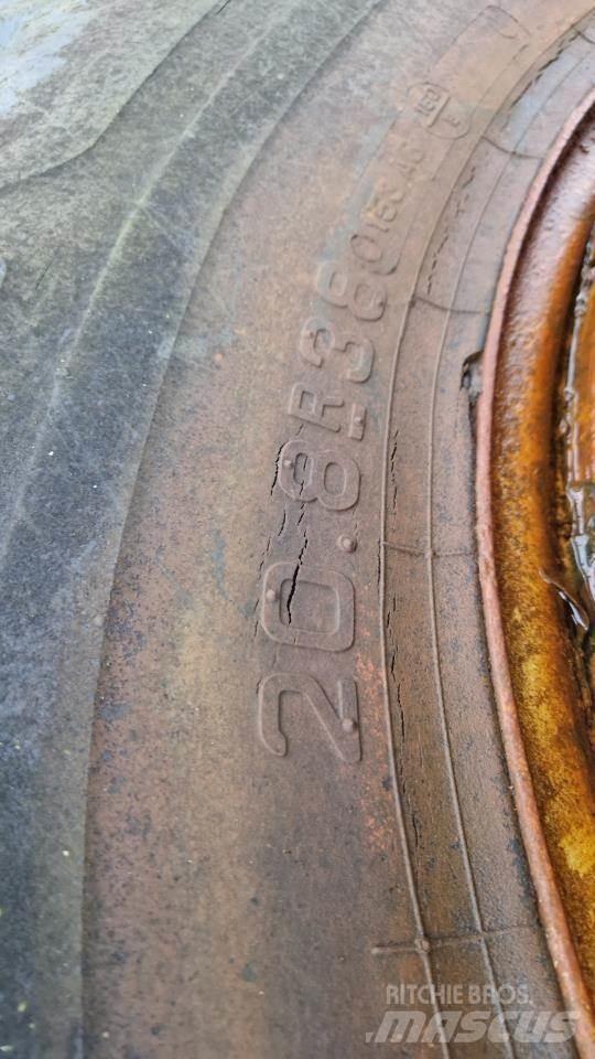 Schaad 20.8R38 Pneus, roues et jantes