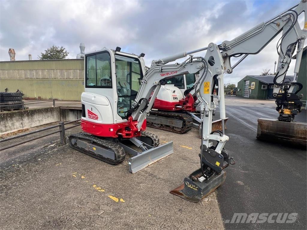 Takeuchi TB325R Mini pelle < 7t