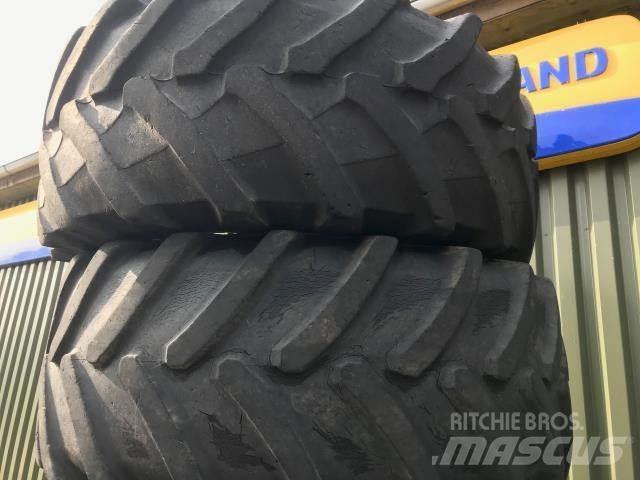  UM 540/65X28 Pneus, roues et jantes