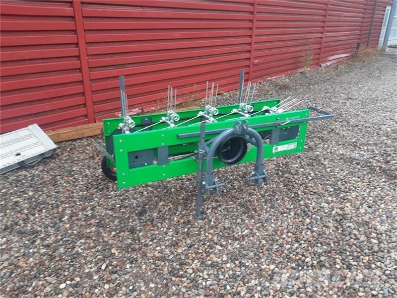  - - - HØ VENDER Accessoires d'attache pour tracteurs compacts