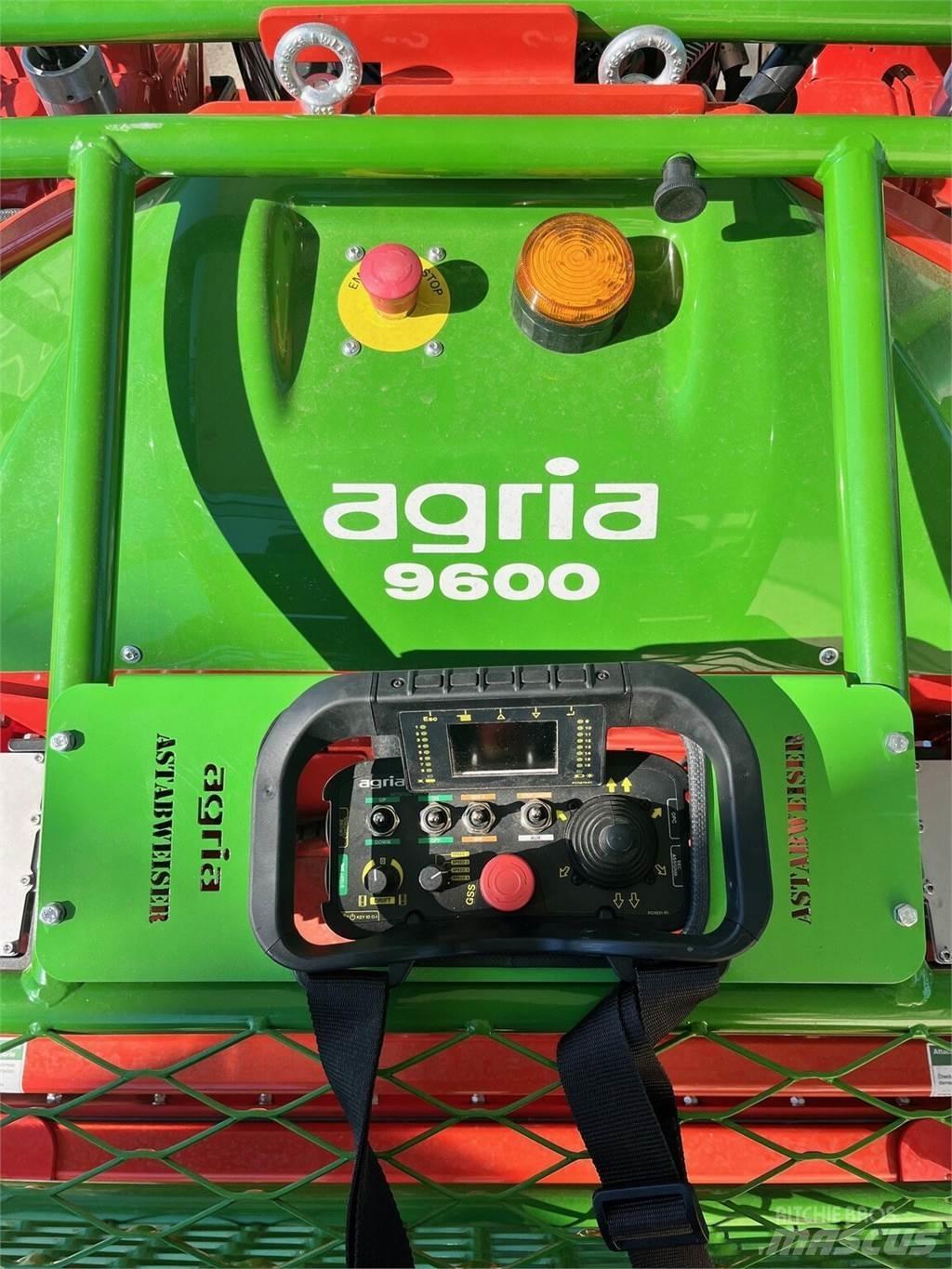 Agria 9600 Dérouleuse, pailleuse