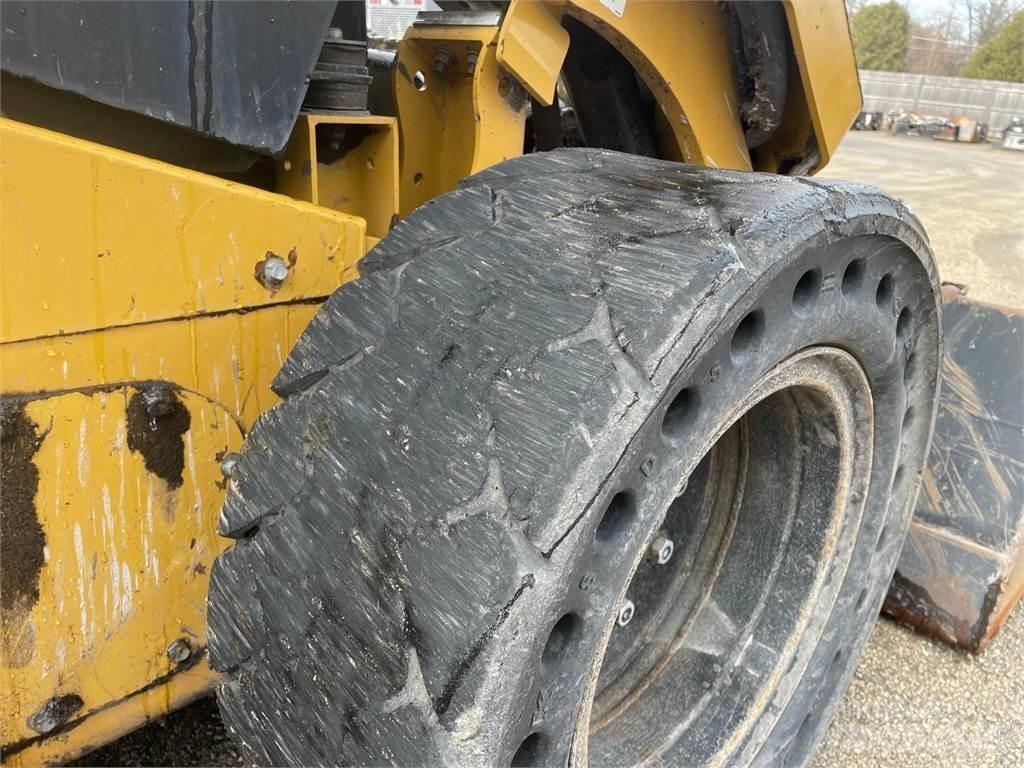 CAT 262D3 Chargeuse compacte