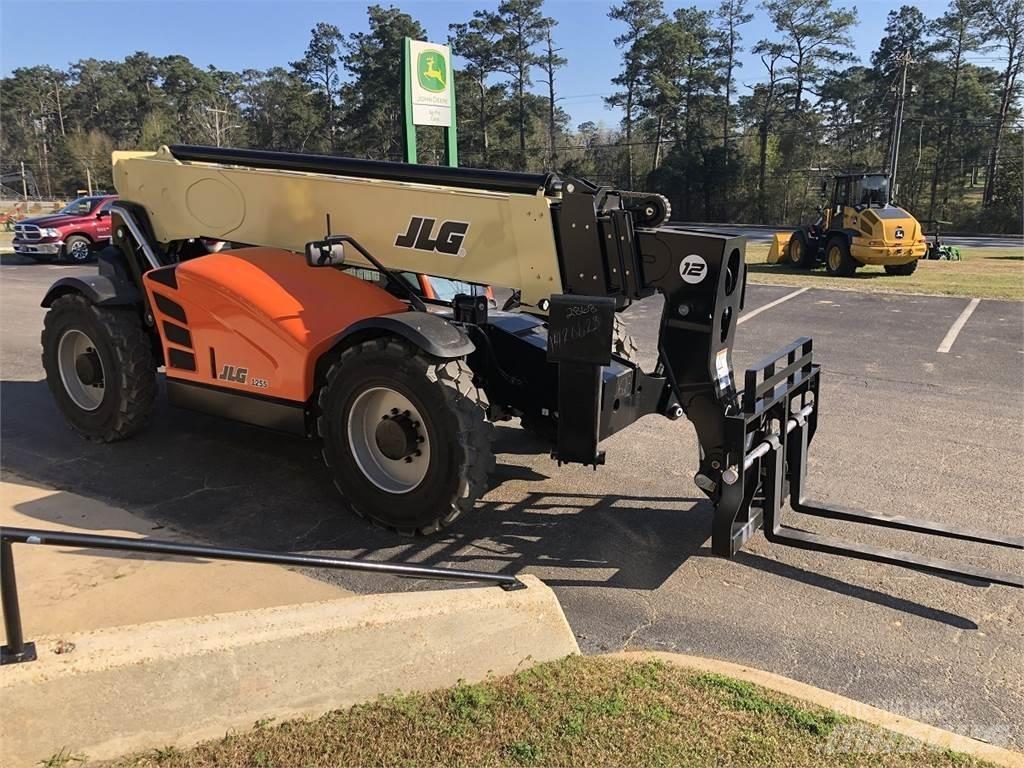 JLG 1255 Chariot télescopique