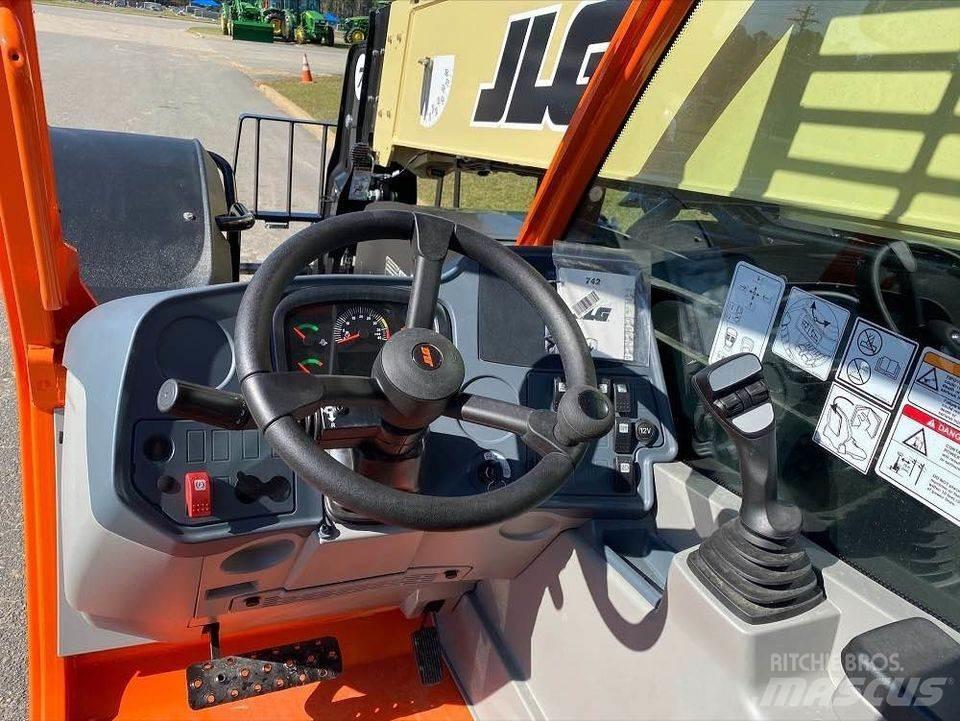 JLG 742 Chariot télescopique