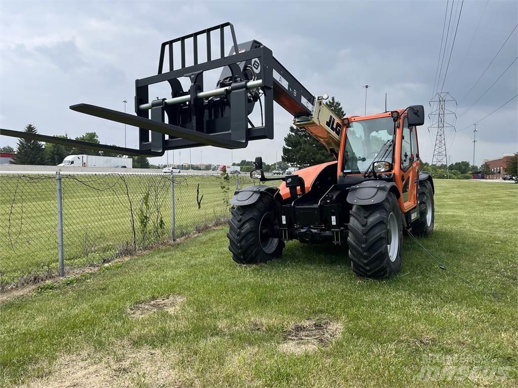 JLG AG823 Chariot télescopique