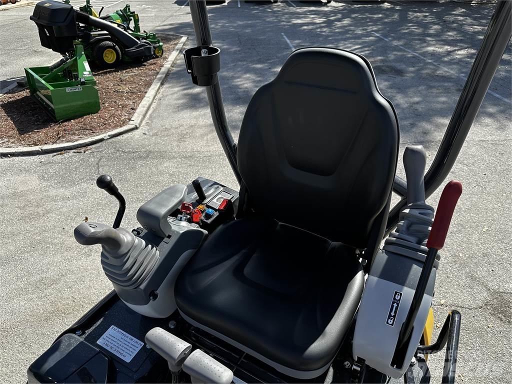 John Deere 17 P Mini pelle < 7t
