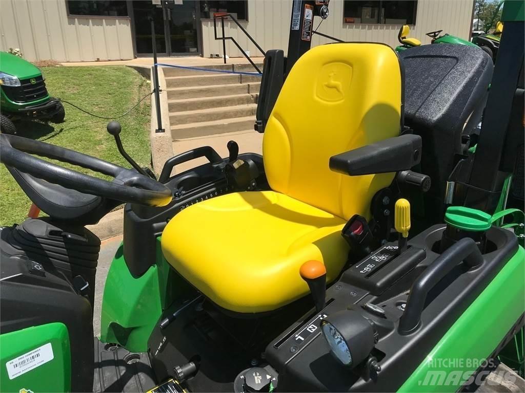 John Deere 2025R Micro tracteur