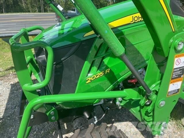 John Deere 2025R Micro tracteur