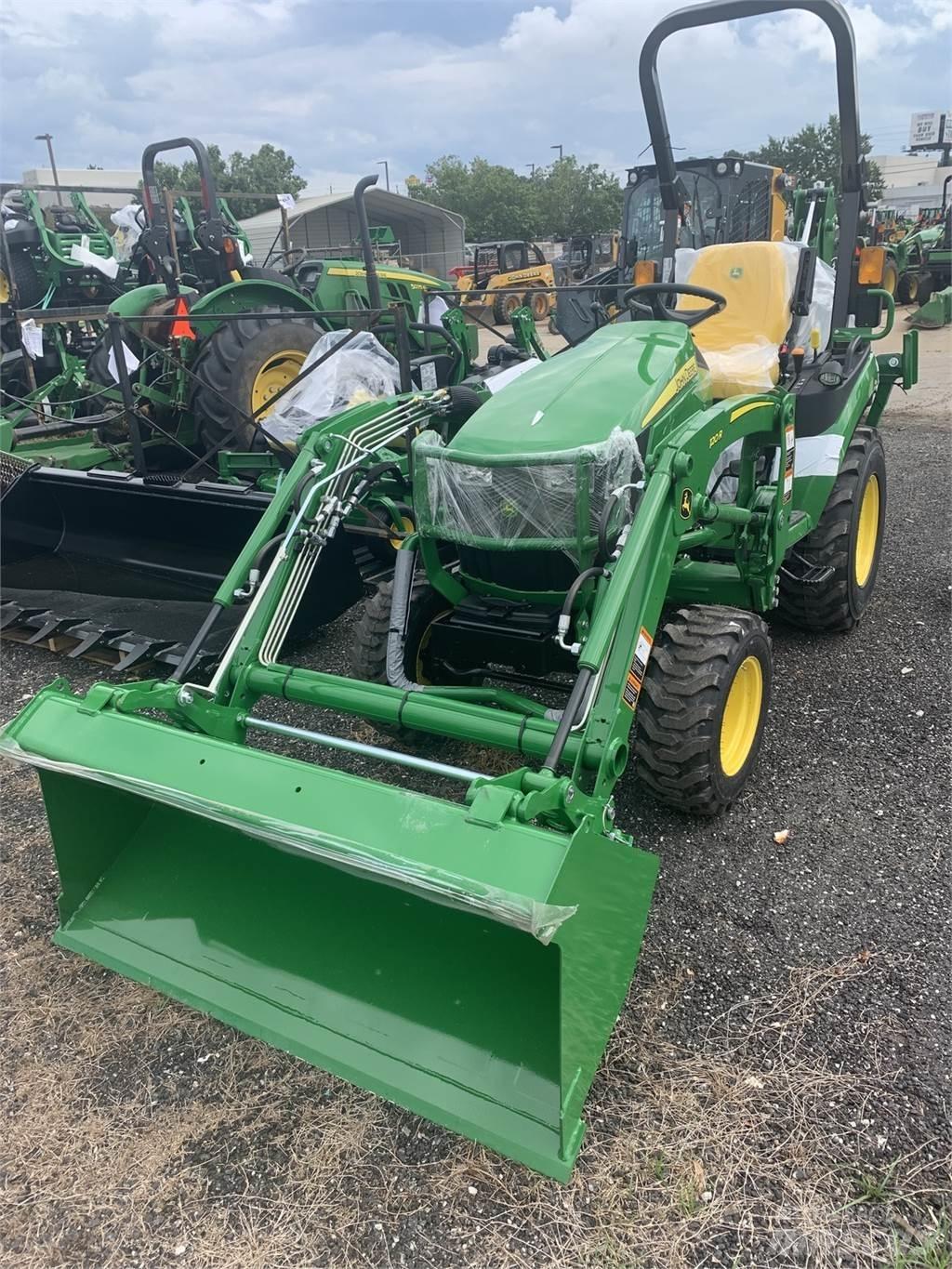 John Deere 2025R Micro tracteur