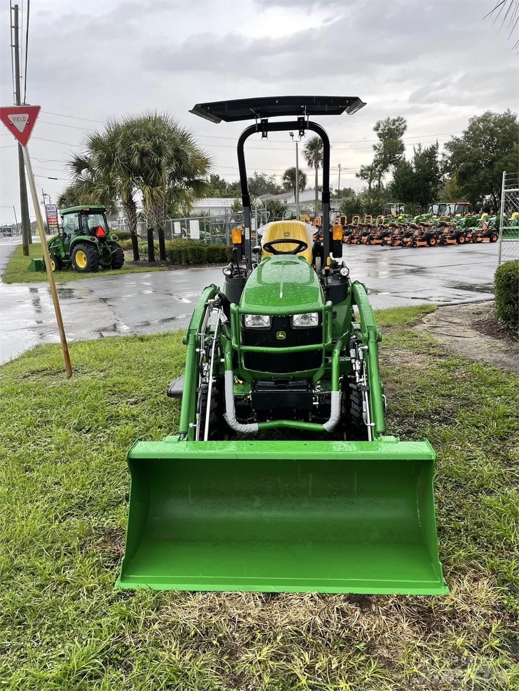 John Deere 2025R Micro tracteur