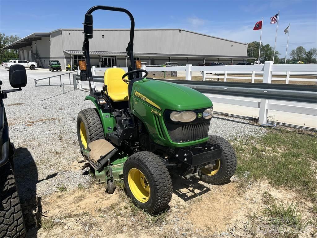 John Deere 2025R Micro tracteur
