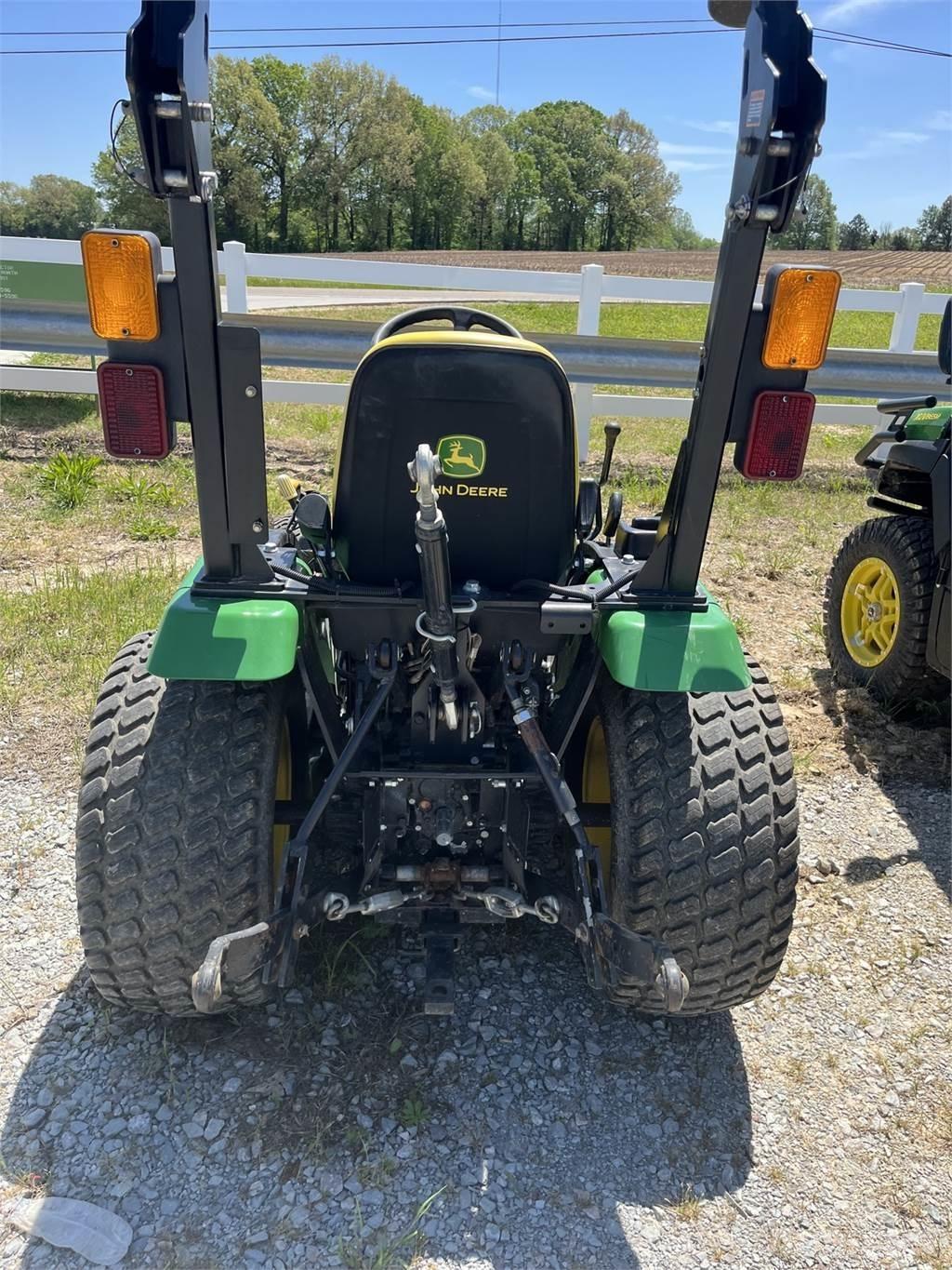 John Deere 2025R Micro tracteur