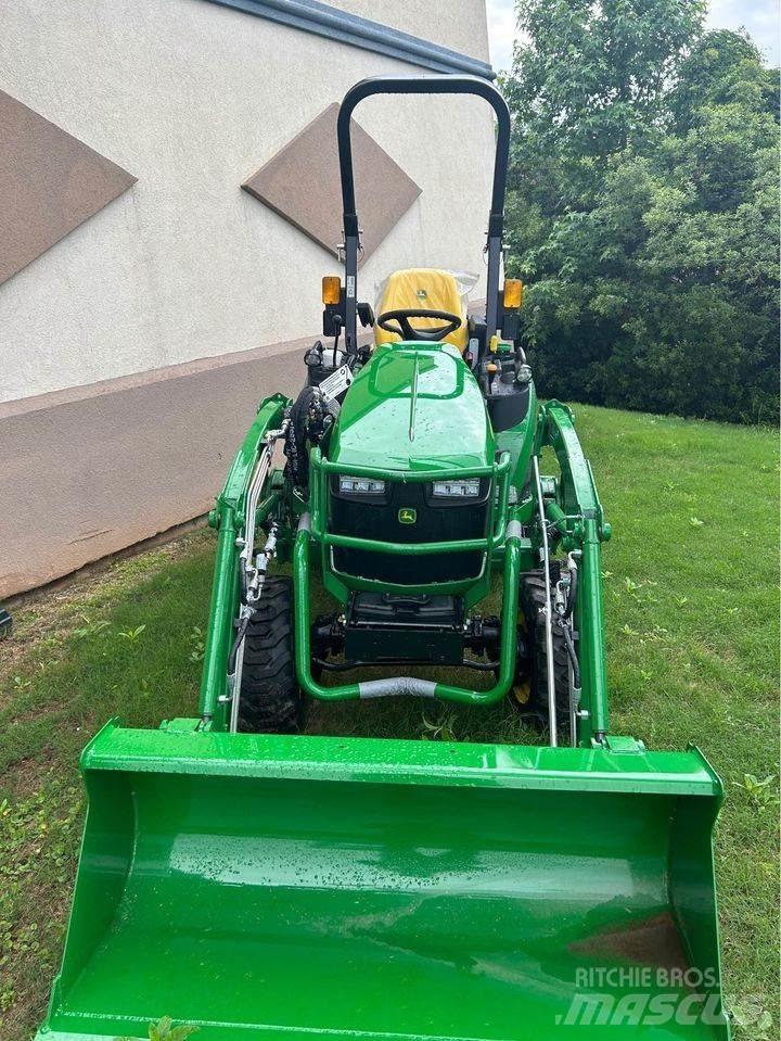 John Deere 2025R Micro tracteur