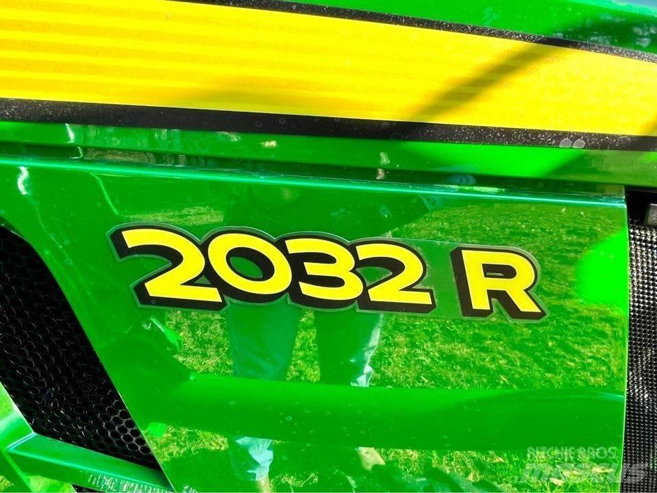 John Deere 2032R Micro tracteur